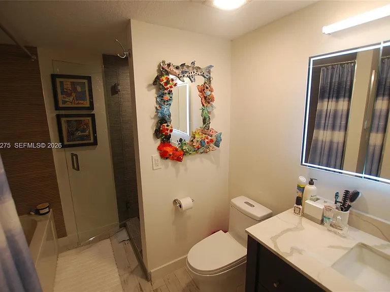 511 Lucerne Ave #306 — Photo 6