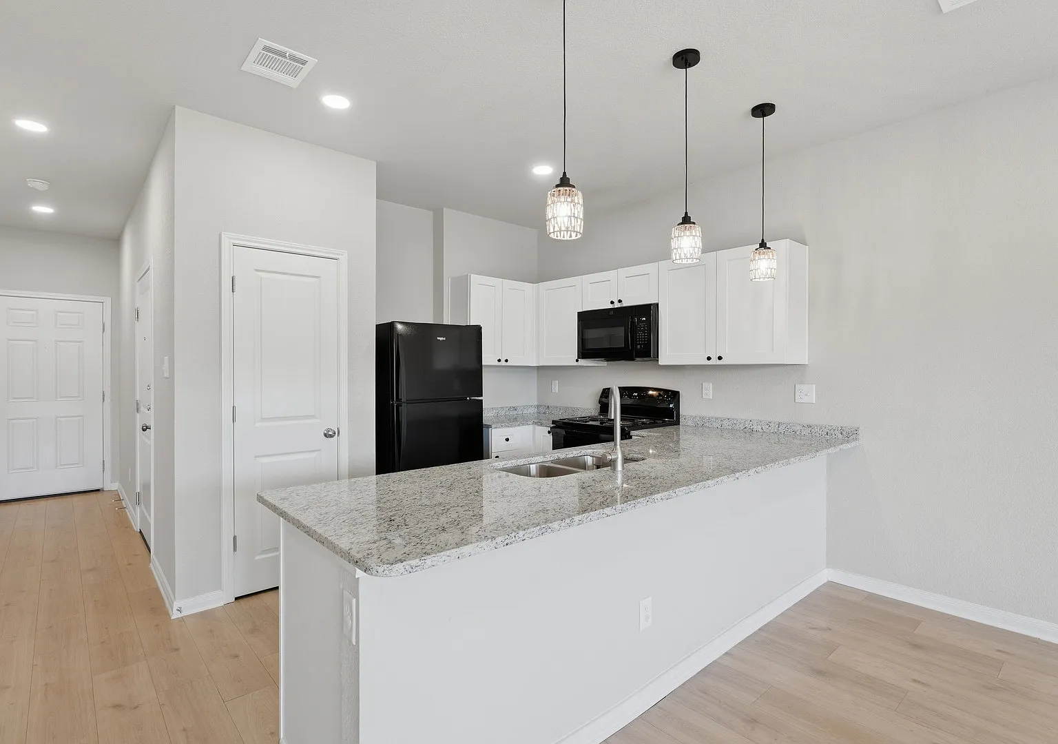 3 bed, 2.5 bath, 1456 sqft, $1,399 — Photo 4