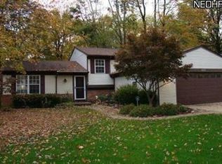 8474 Glenbrook Dr, Olmsted Township, OH 44138