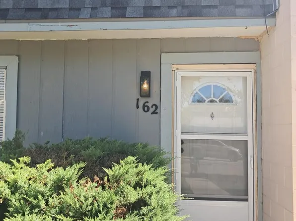 162 Gamble Ln #M, Pueblo, CO 81001