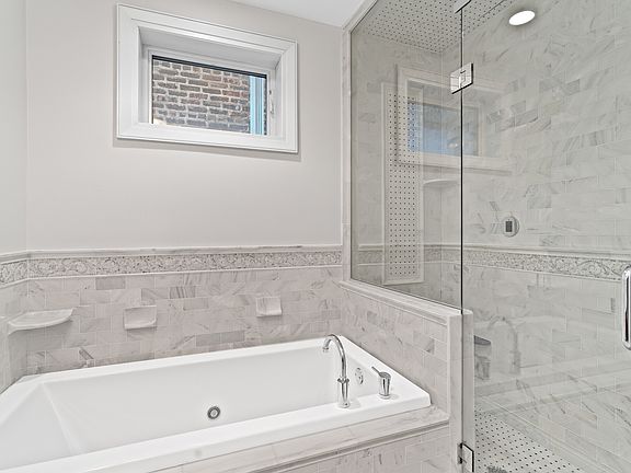 3rd image of 2424 W Chicago Ave #201
