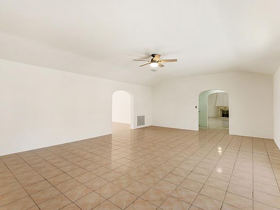5th image of 118 N Mansfield Ave