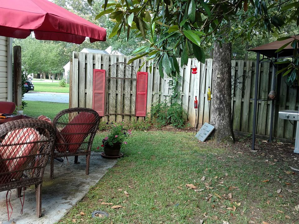2nd image of 326 Southbank Dr