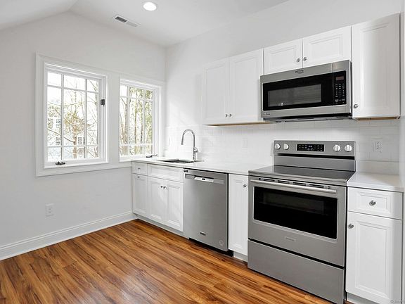 3rd image of 162 Danbury Rd #2