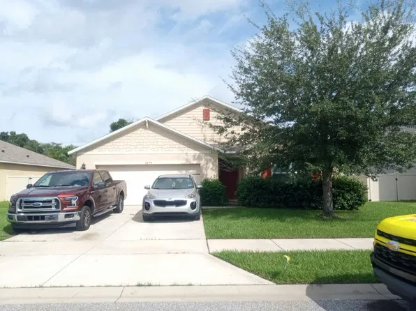 2648 Grand Central Ave, Tavares, FL 32778