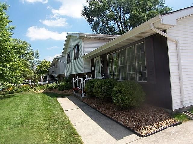 1st image of 939 Stratford Ln
