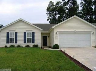 3836 Maribeau Woods Dr, Greensboro, NC 27407