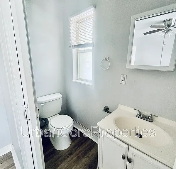 417 4th St N #302 — Photo 11