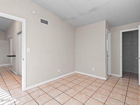 4th image of 862 W Hawaii Dr