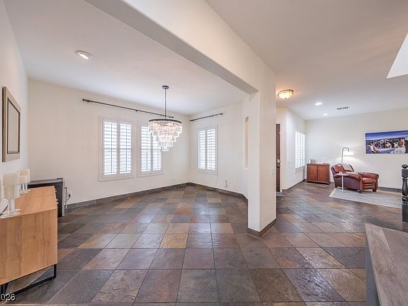 5th image of 11 Stonemark Dr