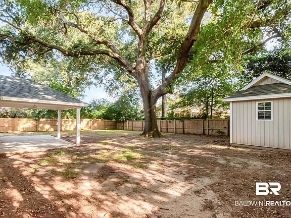3rd image of 7589 Elizabeth Dr