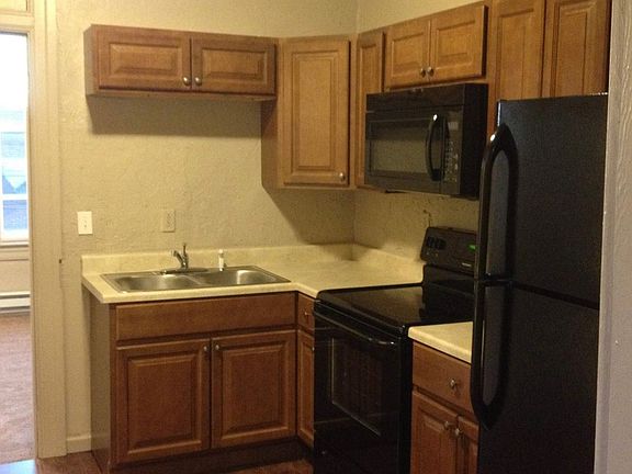 2nd image of 1 E Main St APT 1