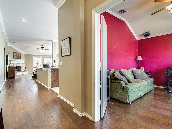 3rd image of 1702 Bur Oak Dr