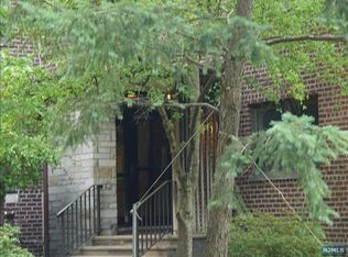 3060 Edwin Ave APT 2E, Fort Lee, NJ 07024