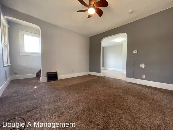 812 N Barclay St, Waterloo, IA 50703