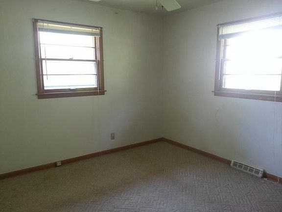 5th image of 2513 Holmes St