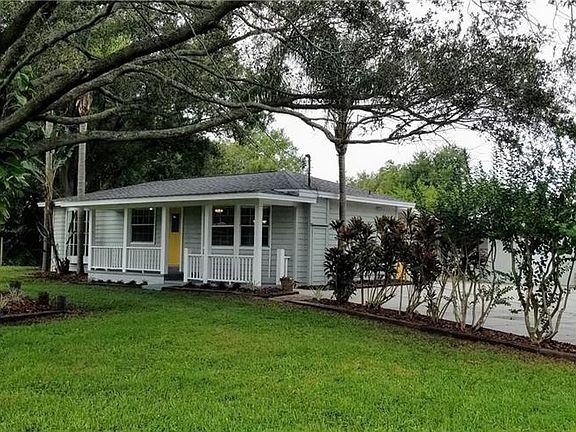 4th image of 111 NW 10th Dr