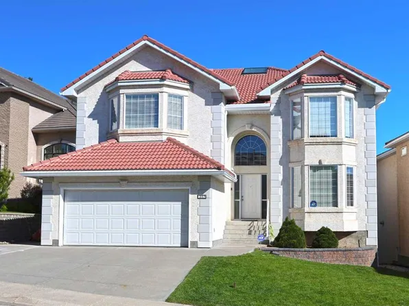 307 SE Hampstead Way NW, Calgary, AB T3A 6E6