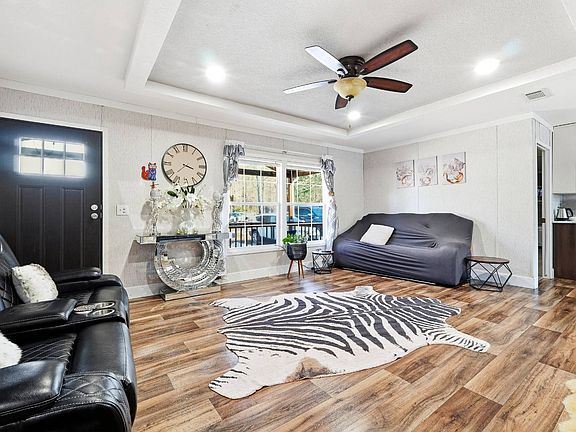 4th image of 223 Azalea Dr