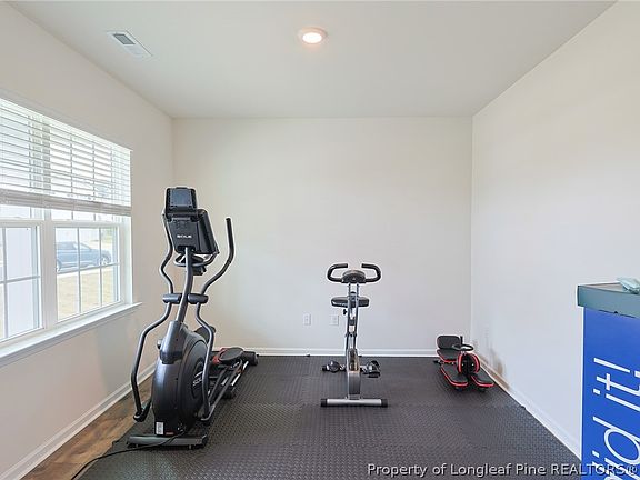 4th image of 2129 Clydesmill Rd