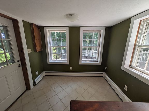 3rd image of 51 Gilbert St #2