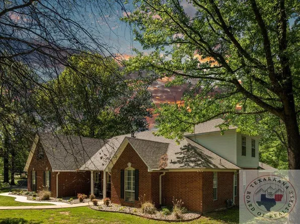 2 Summer Ln, Texarkana, TX 75503