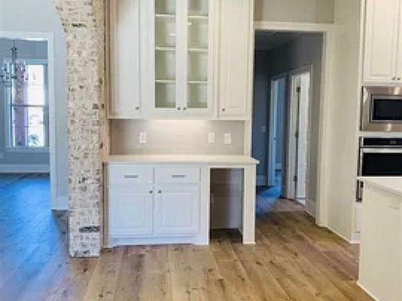 4th image of 105 Forestview Pl