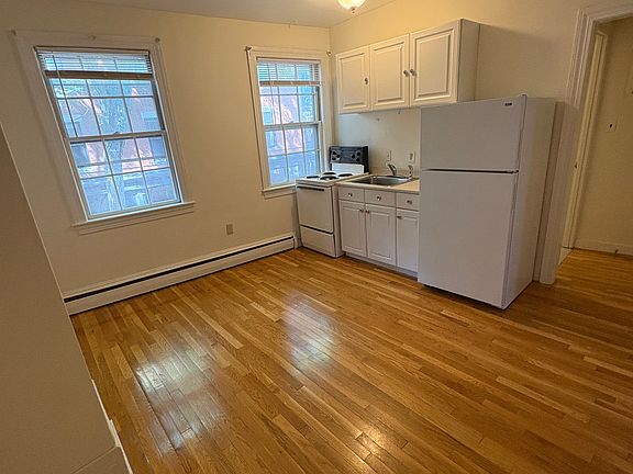 2nd image of 27 Melrose St #4A