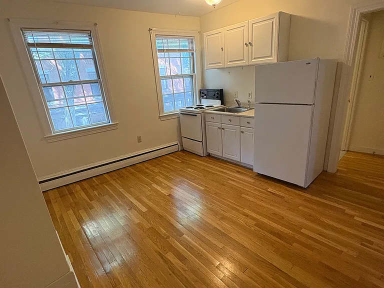 27 Melrose St #4A — Photo 2