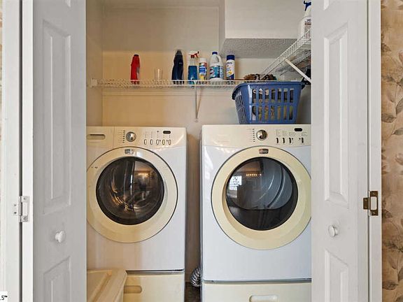 5th image of 238 Riverrun Dr