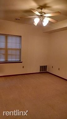 4th image of 306 E 8th St APT C
