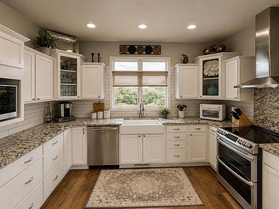 5th image of 17579 Interland Ave