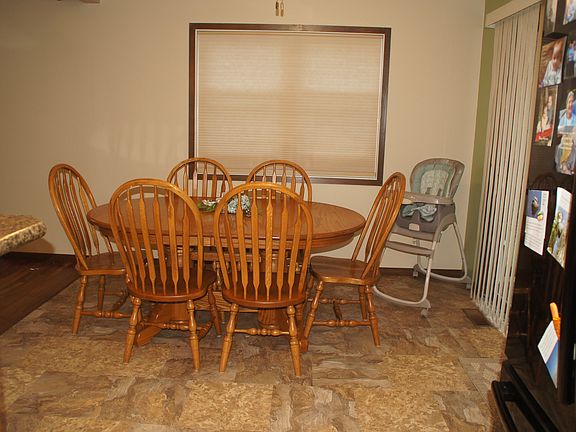 5th image of 602 E South Court St
