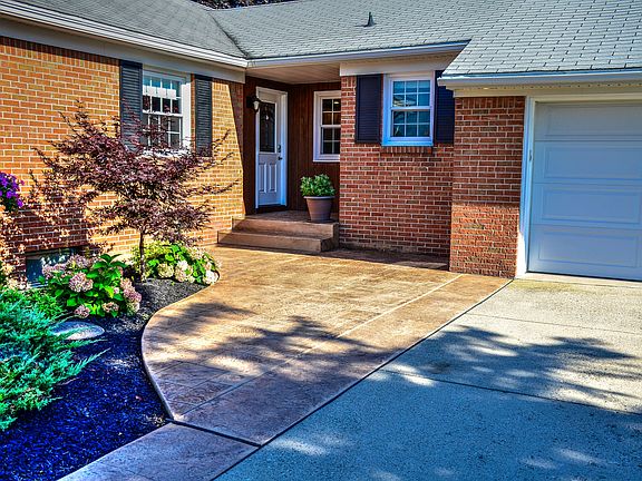 2nd image of 31 Jeffrey Dr