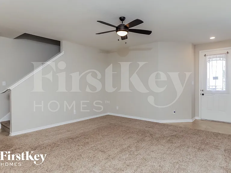 2410 Yaupon Cyn — Photo 4