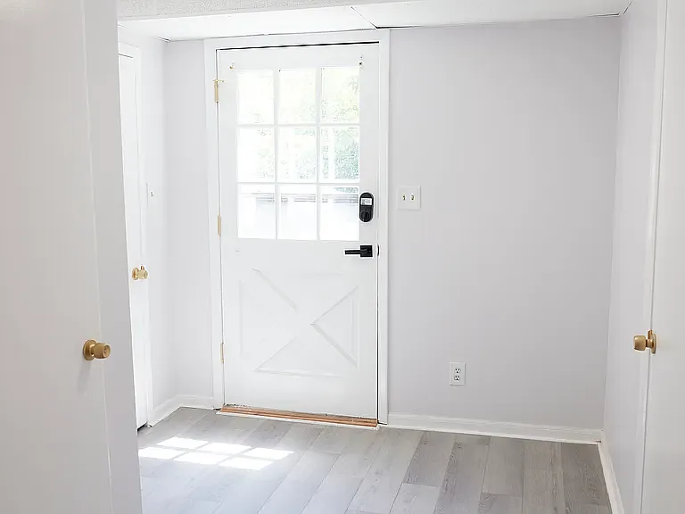 4 bed, 1900 sqft, $3,000 — Photo 3