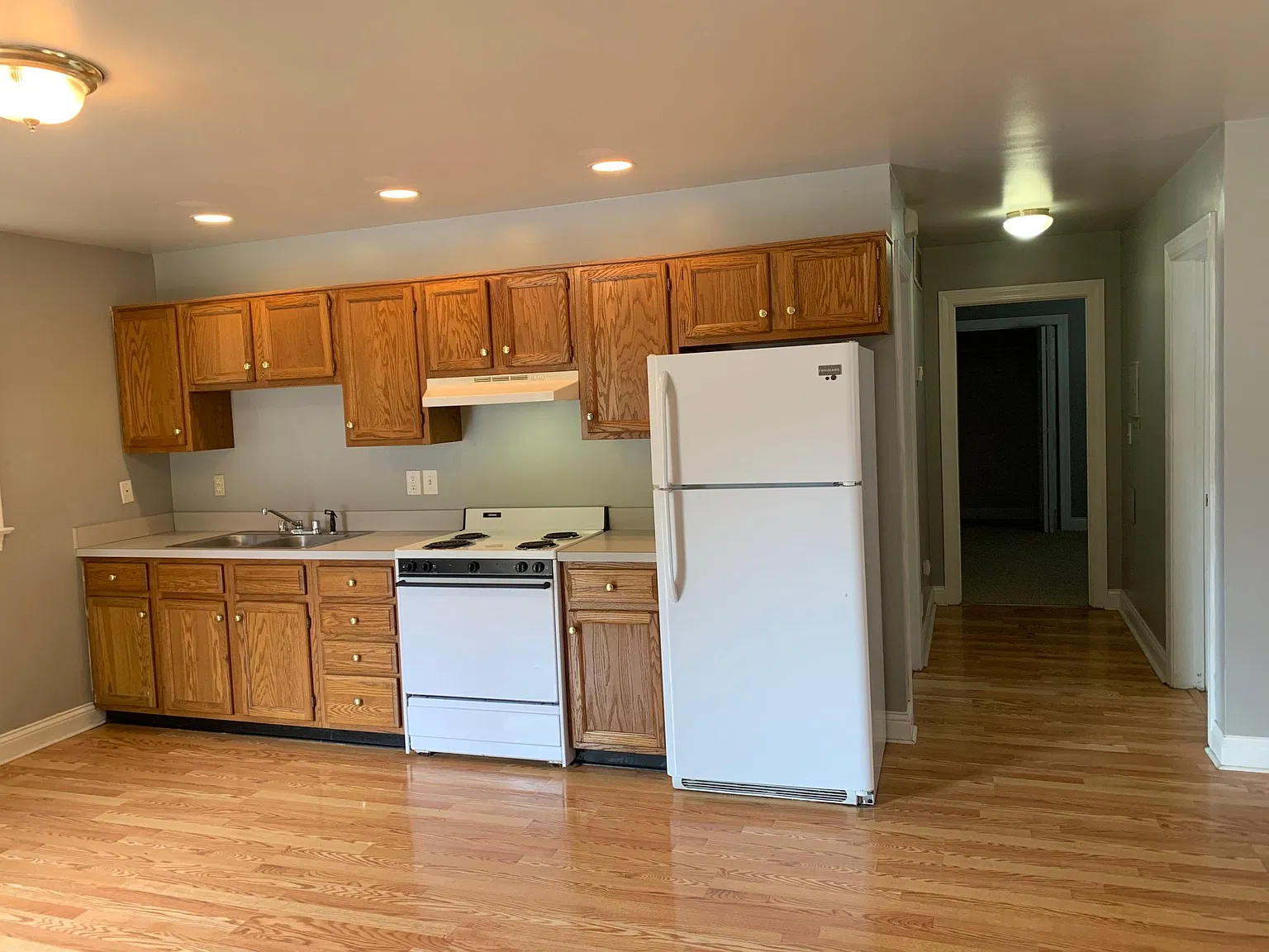 2 bed, 600 sqft, $975 — Photo 3