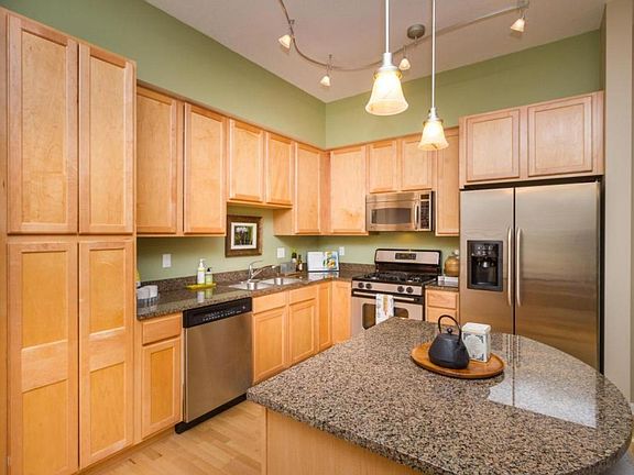3rd image of 500 Grant St E #103