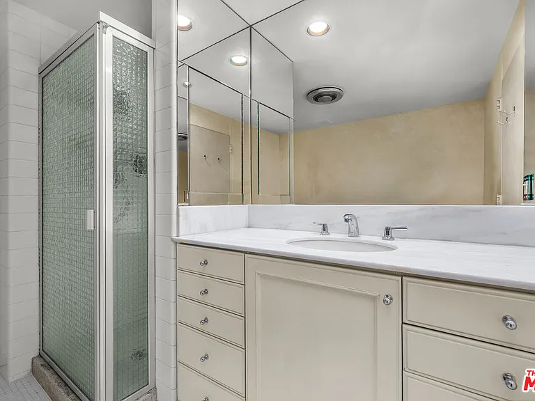 1333 S Beverly Glen Blvd #606 — Photo 21