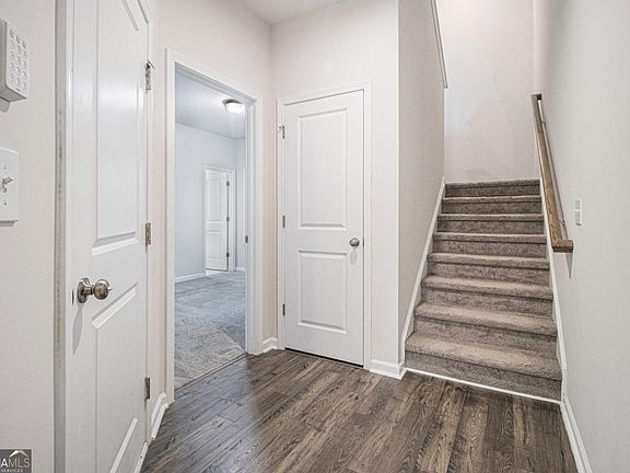 3rd image of 3497 Hidden Valley Cir