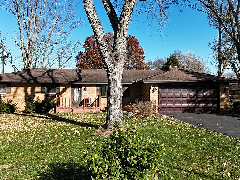 1070 Nagle Ct — Photo 1