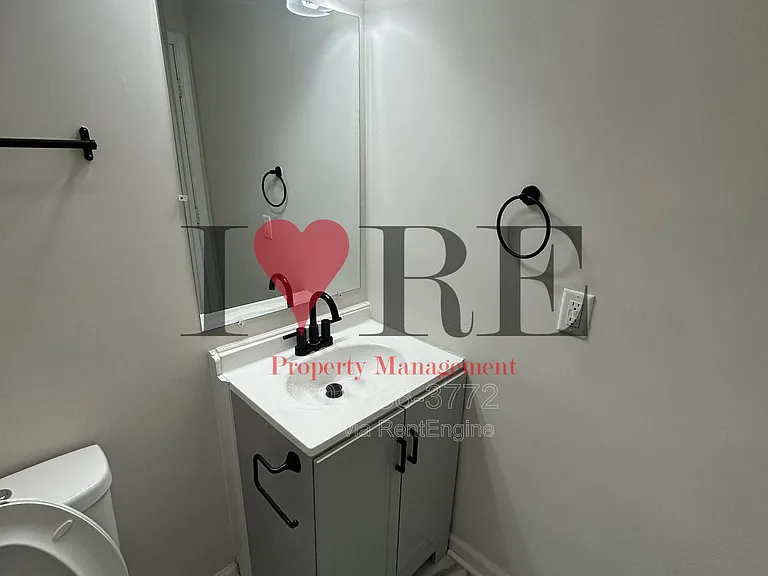 1283 W Broad St — Photo 13