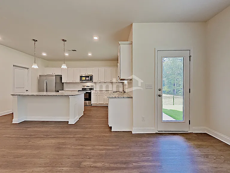 143 Willowbrook Dr — Photo 4