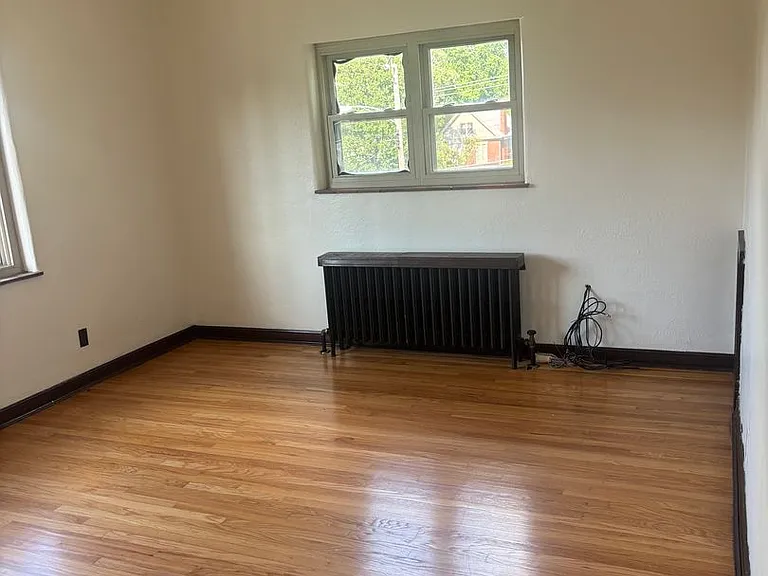 4248 Langley Ave — Photo 2