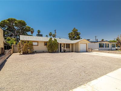 5817 Glen Eagles Ln, Las Vegas, NV, 89108