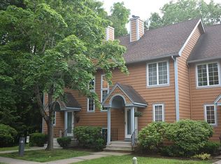6 Elizabeth Ct, Broad Brook, CT 06016