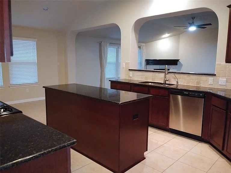 348 Stone View Trl — Photo 8
