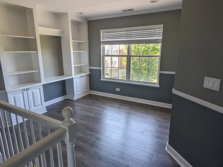 768 Lambert Ln — Photo 12