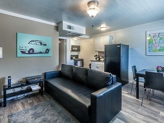 4th image of 604 S Roosevelt St #1
