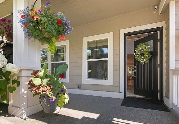 3rd image of 2049 NE Nelson Ln